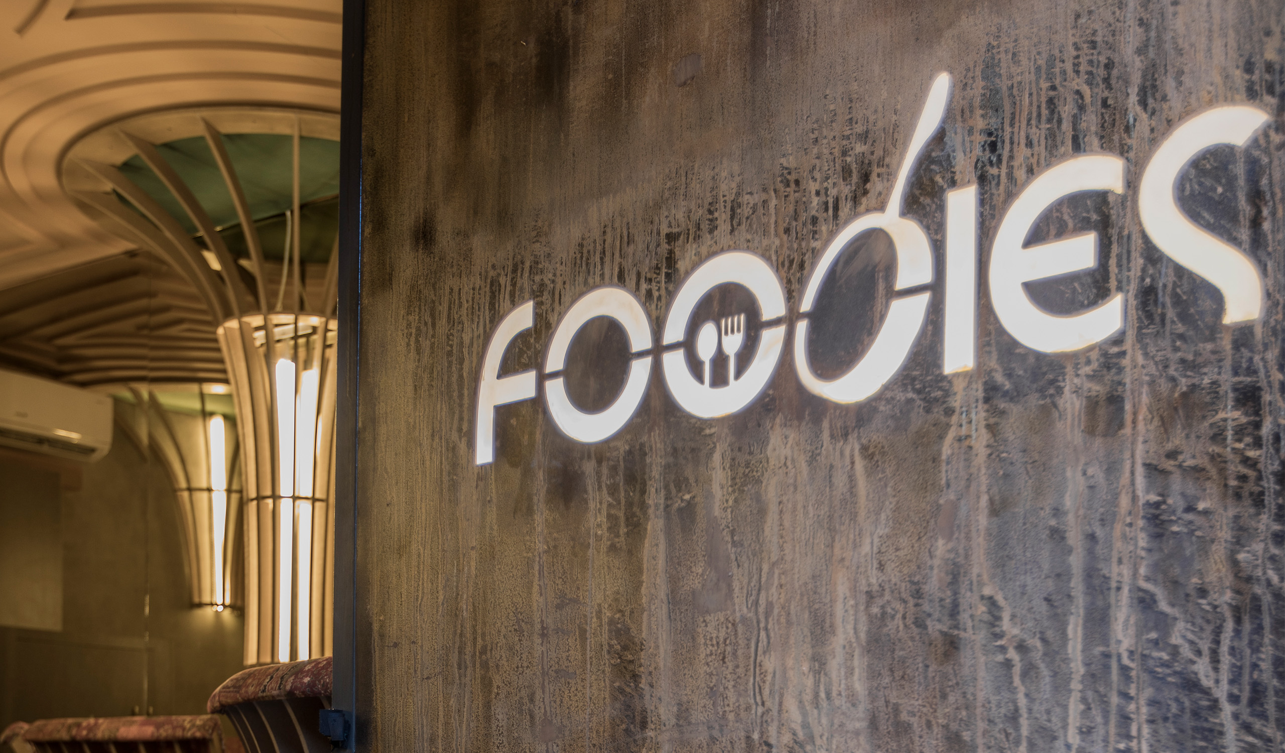 02-Foodis-Ashrafi & Zad Design