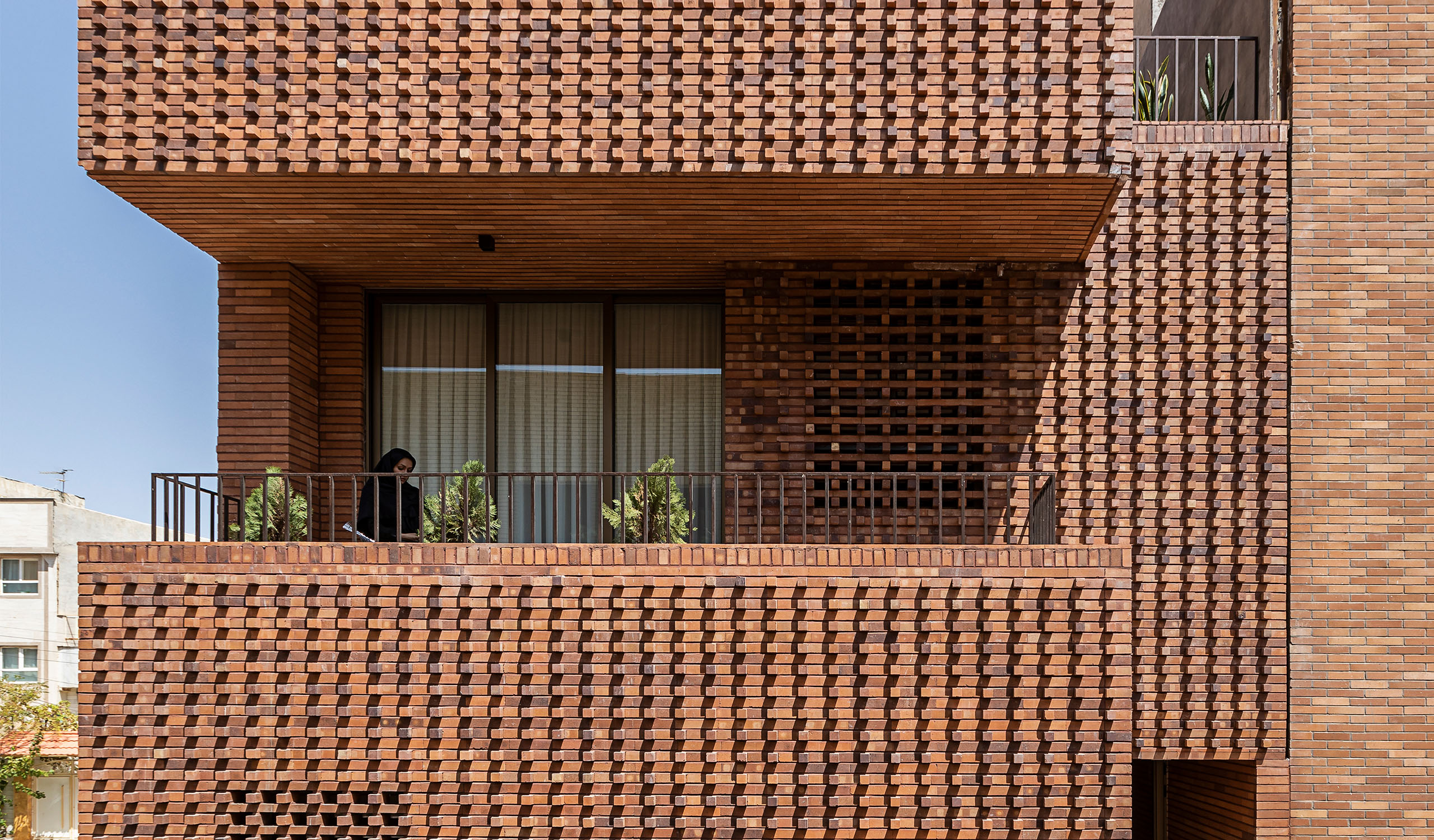01-Alley House-Ashrafi & Zad Design