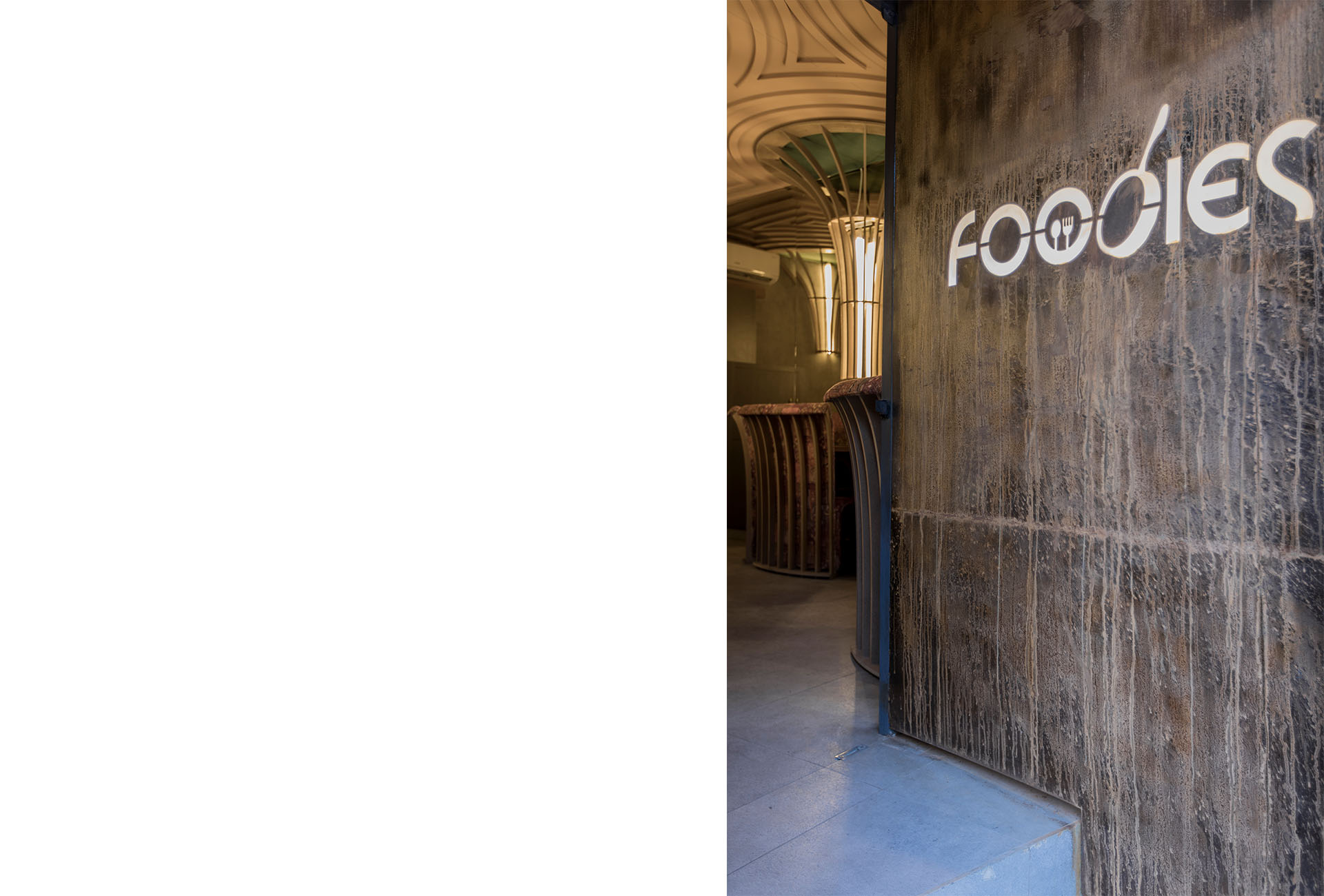 FOODIES INDIAN RESTURANT-Ashrafi & Zad Design-03