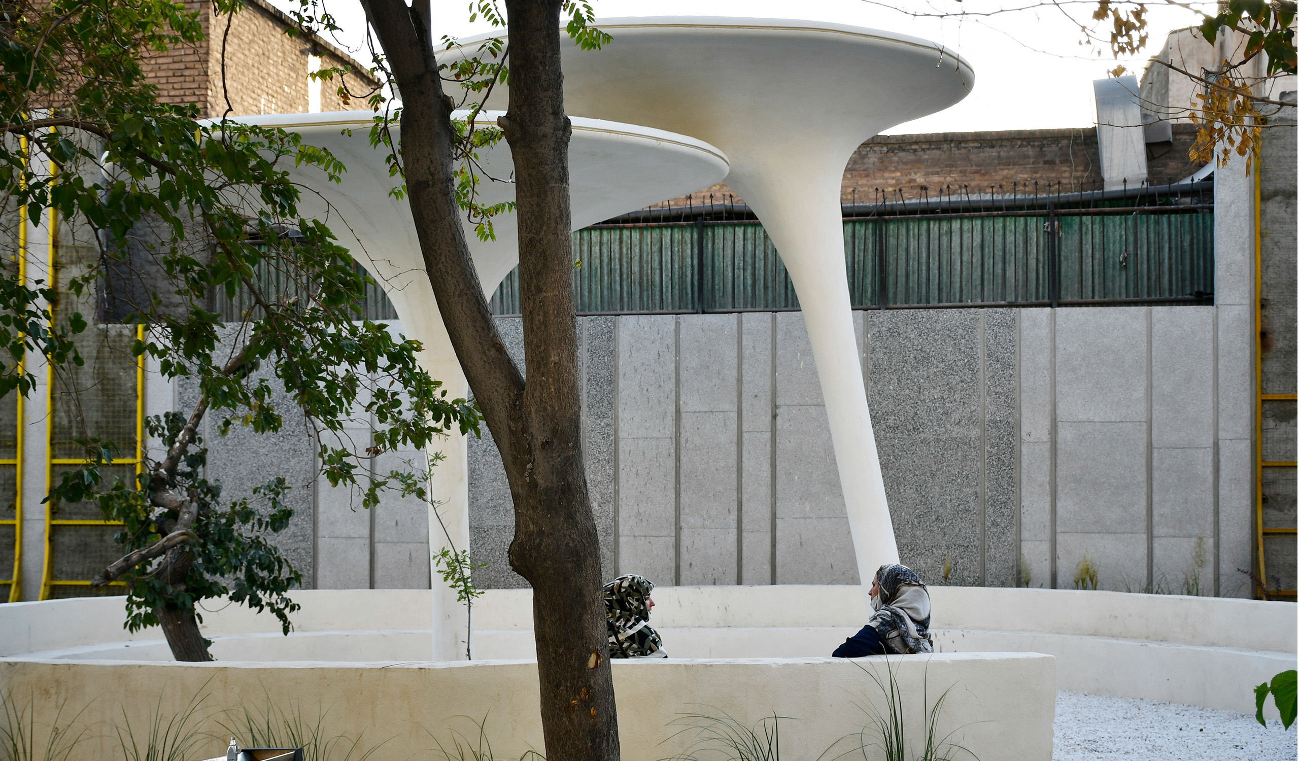 08-Bakhshifard-Ashrafi & Zad Design