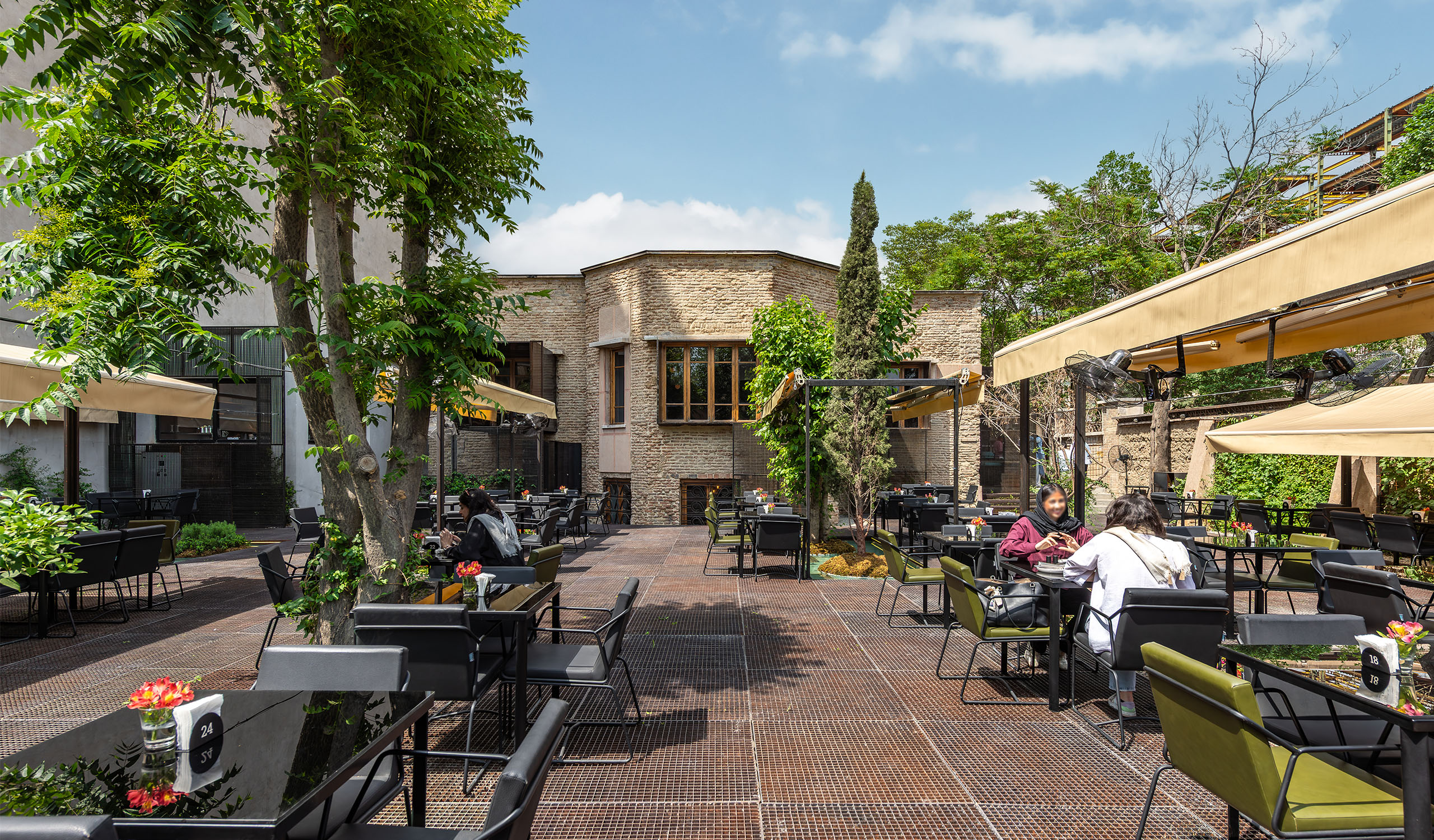 01-Mansha Mansion-Ashrafi & Zad Design