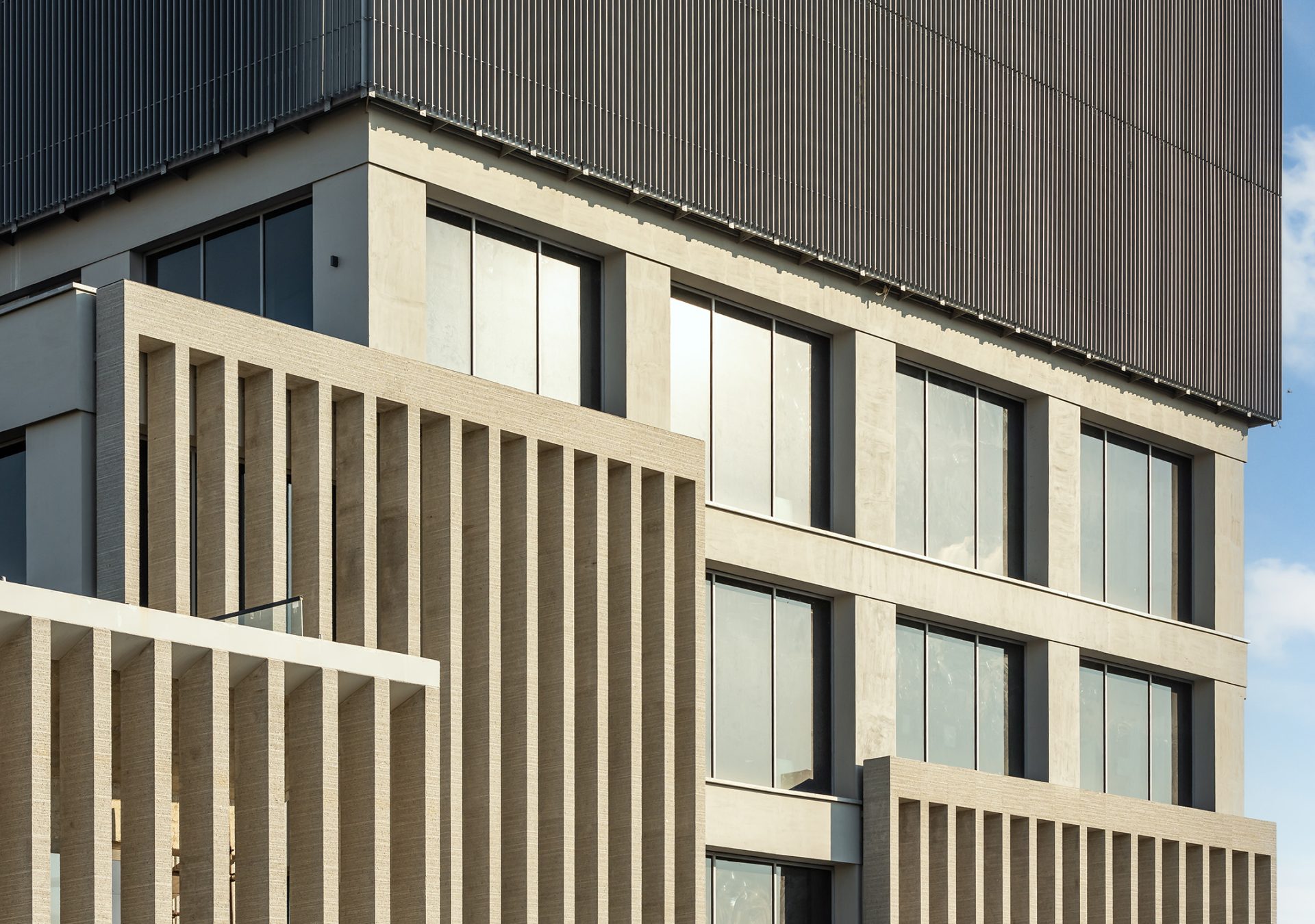 01-Titan HQ-Ashrafi & Zad Design